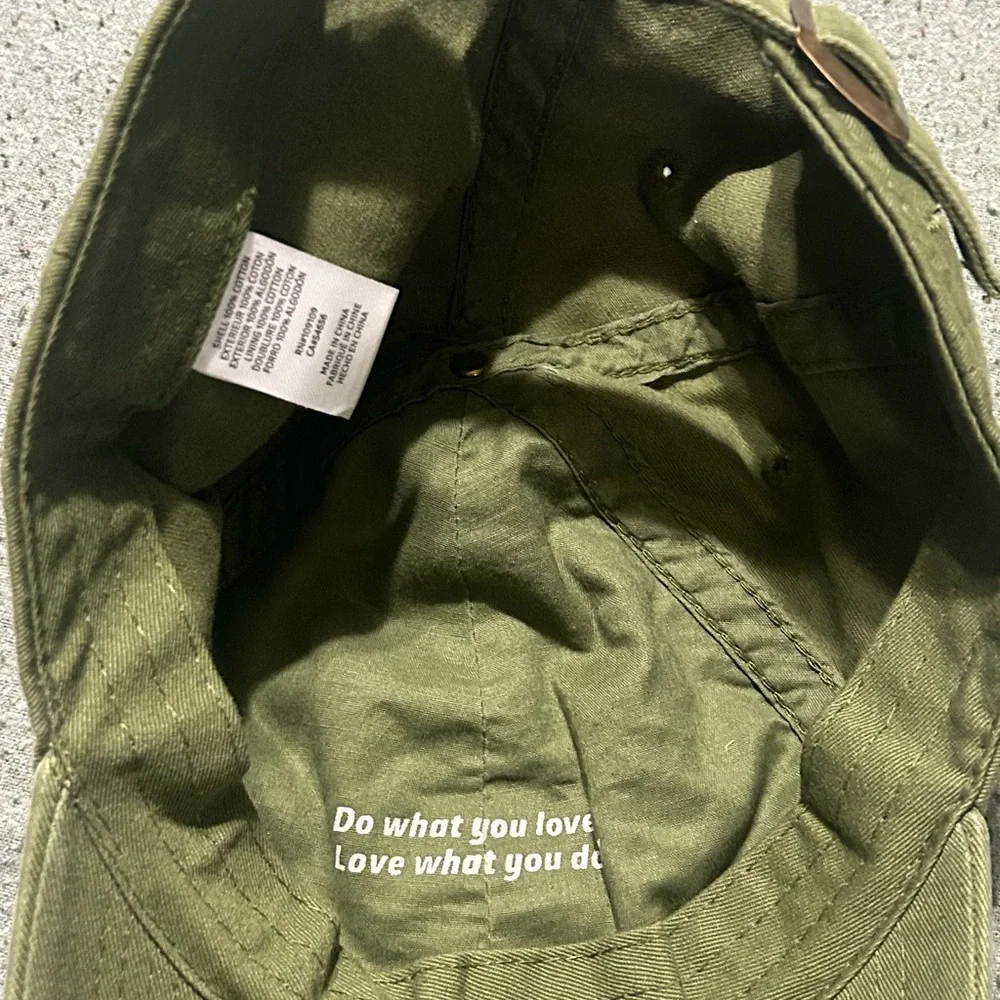 ‘Life is Good’ Daisy Embroidered Baseball Cap - Picture 3 of 4